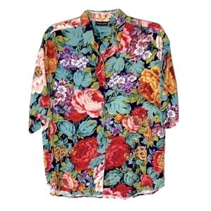 ❤️ TAKE AWAY Floral button down Shirt Size L